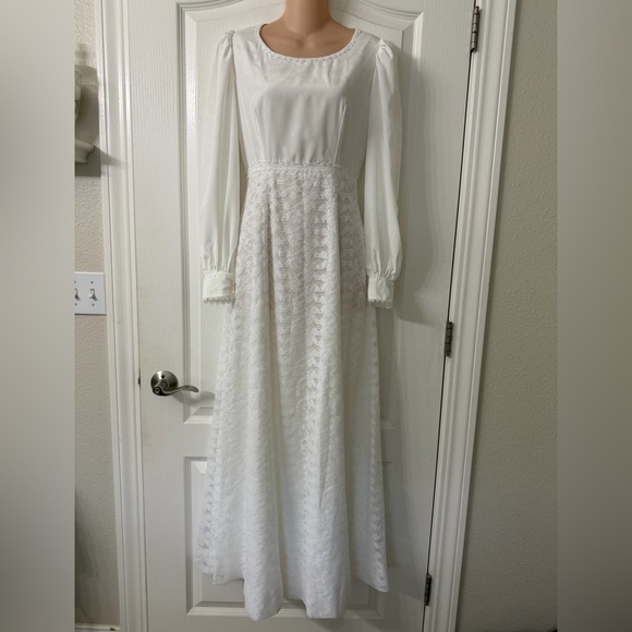 VTG 70s Handmade White Lace “Gunne” Style Prairie Cottage Maxi Wedding Dress, S - Picture 9 of 16